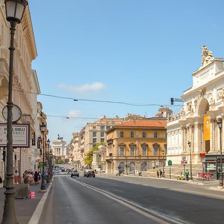 Appartement Imperial Nazionale à Rome Extérieur photo