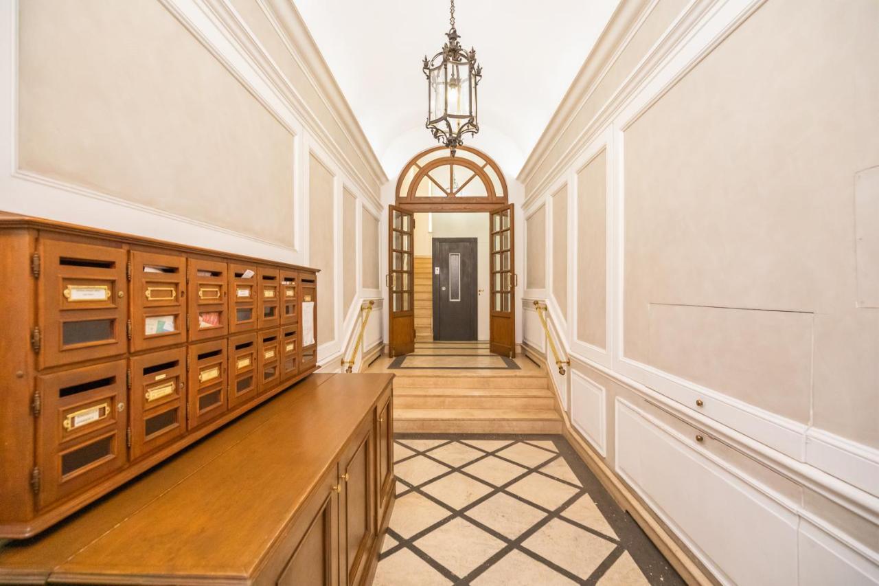 Appartement Imperial Nazionale à Rome Extérieur photo